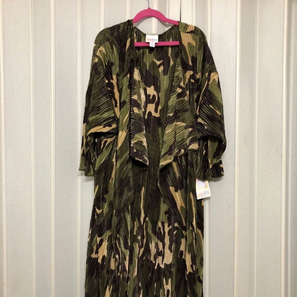 Lularoe camo Shirley NWT
